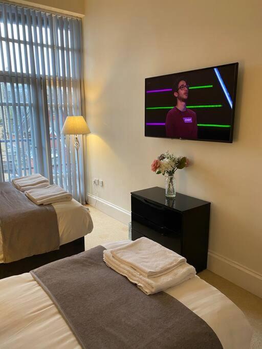 The Waterfront Suite Southport Exterior photo